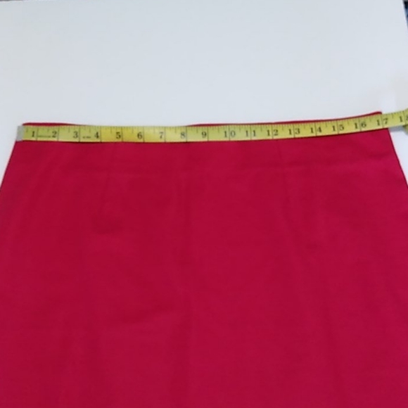 Gorgeous red skirt in excellent condition - Picture 3 of 7